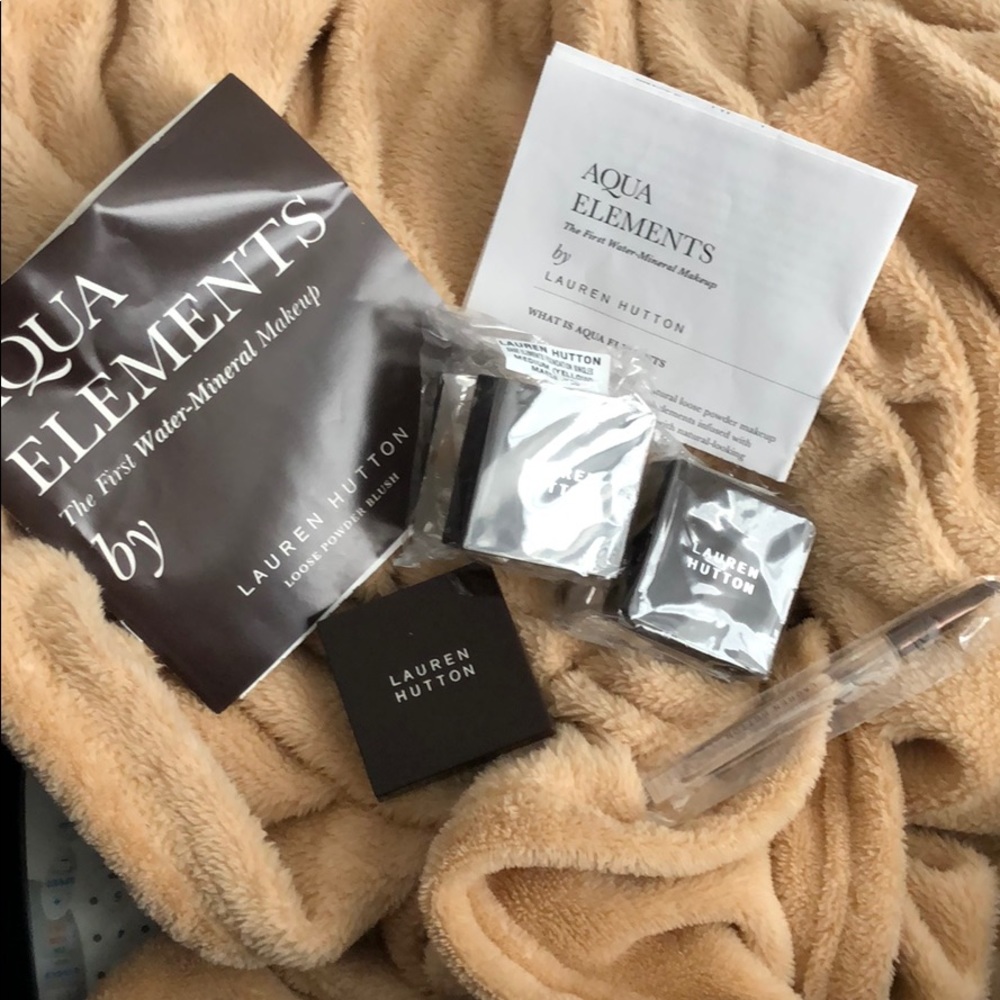 Brand New Aqua Elements make-up set